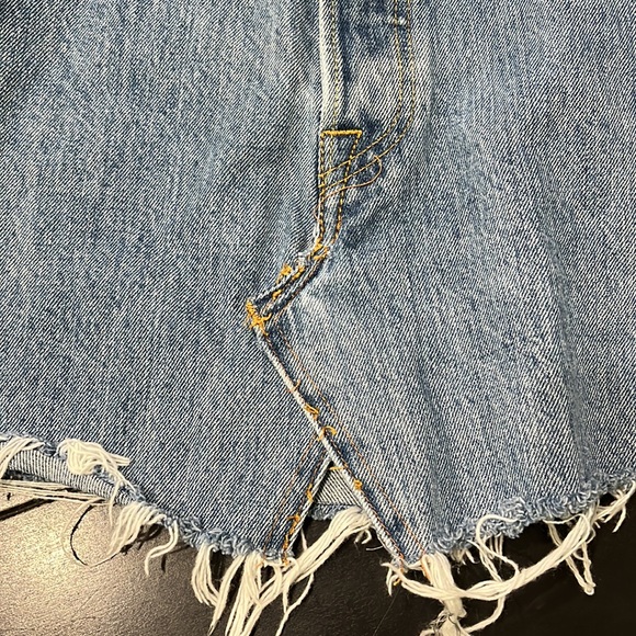 Levi XS button fly skirt - Picture 3 of 4